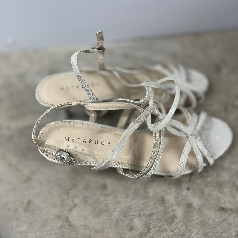 Metaphor Heels - Picture 3 of 3